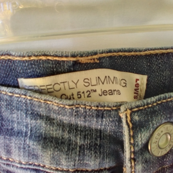 Levi's Perfectly Slimming 512 Jeans Womens Size 12 Short Bootcut Med Wash - Picture 8 of 9